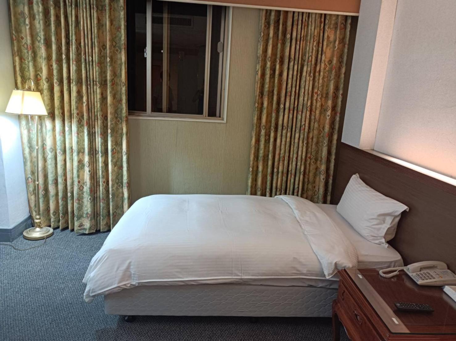 Duke Business Hotel Taoyuan Buitenkant foto